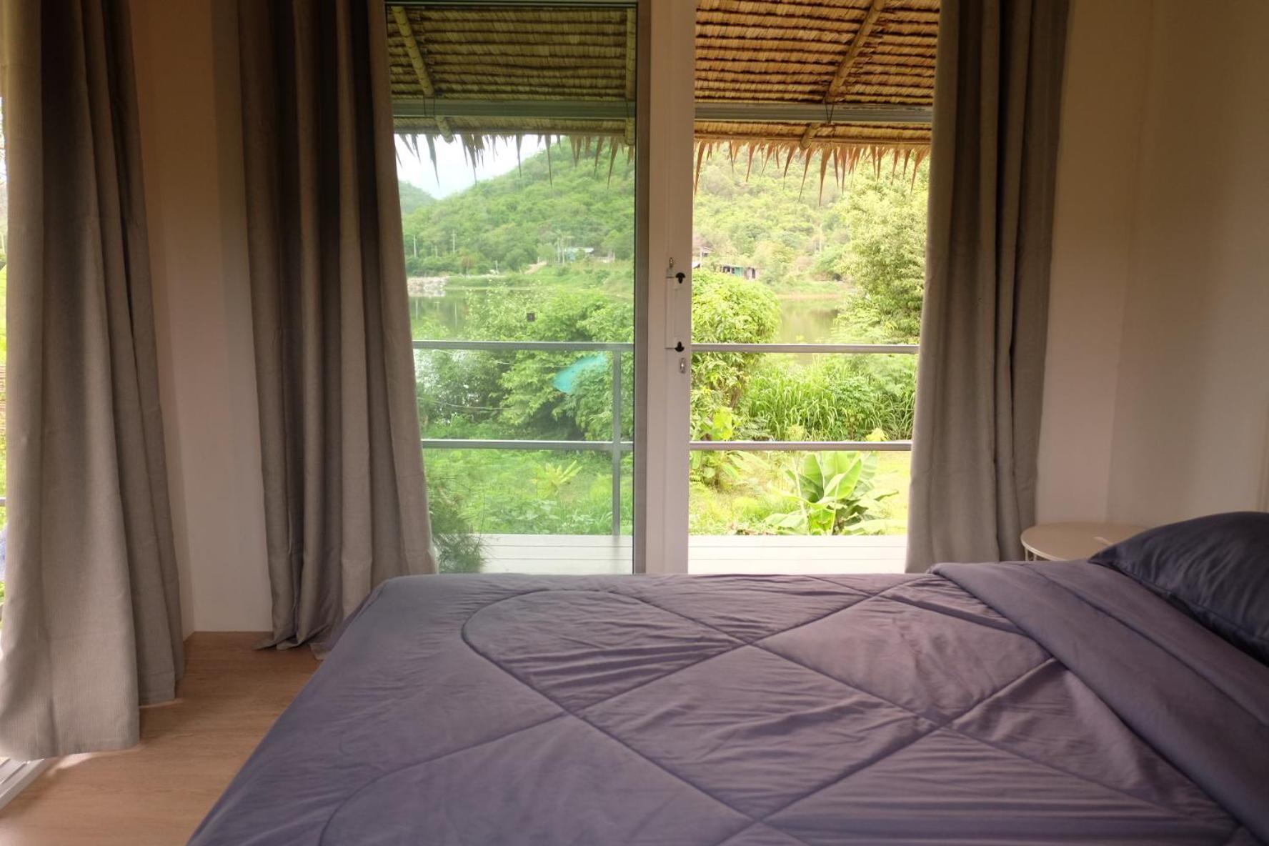 Royal Mountain View Villa Ratchaburi Værelse billede